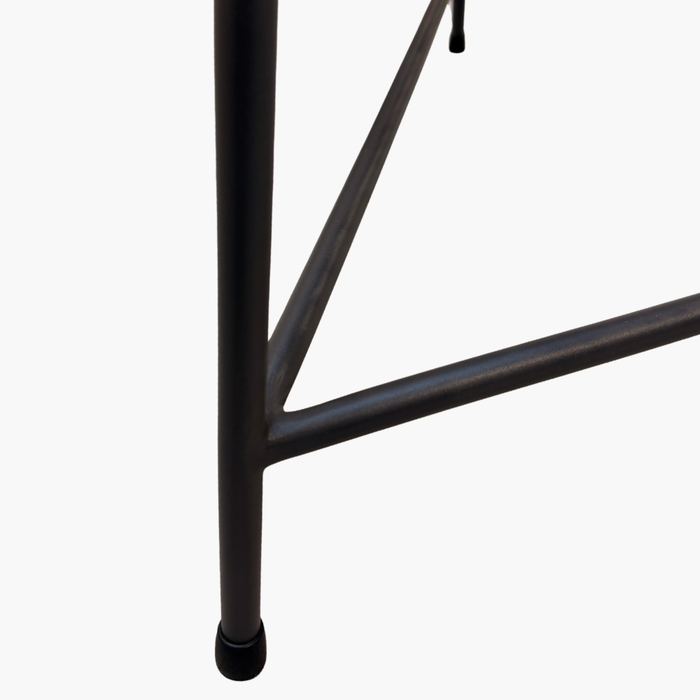 VALERIE X Lounge Chair